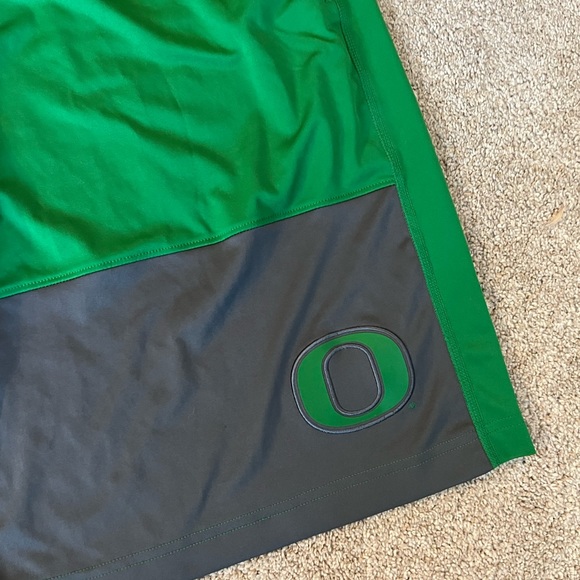 Men’s Nike Oregon Basketball Shorts - Picture 2 of 5